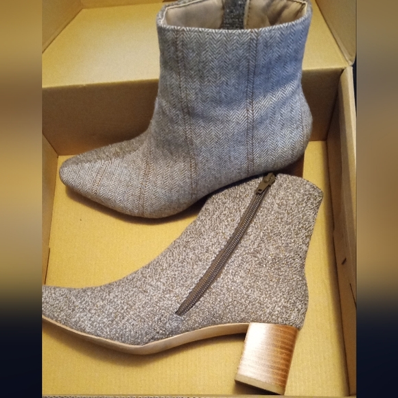 Women's 6.5 Ankle Boots - Picture 4 of 8